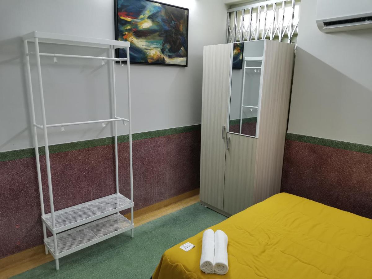 G Fortune Guest House Victoria Green George Town Exteriör bild