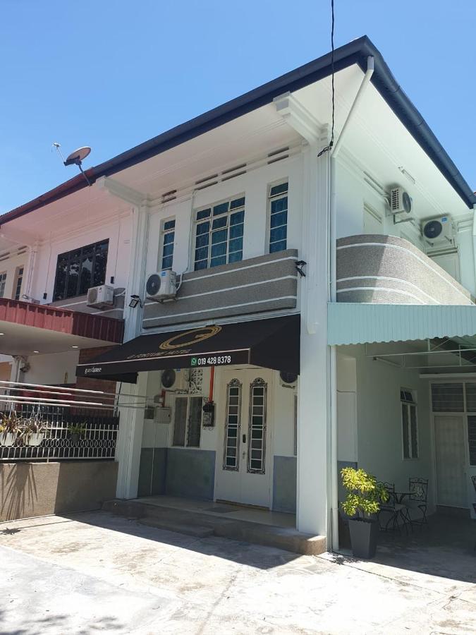 G Fortune Guest House Victoria Green George Town Exteriör bild