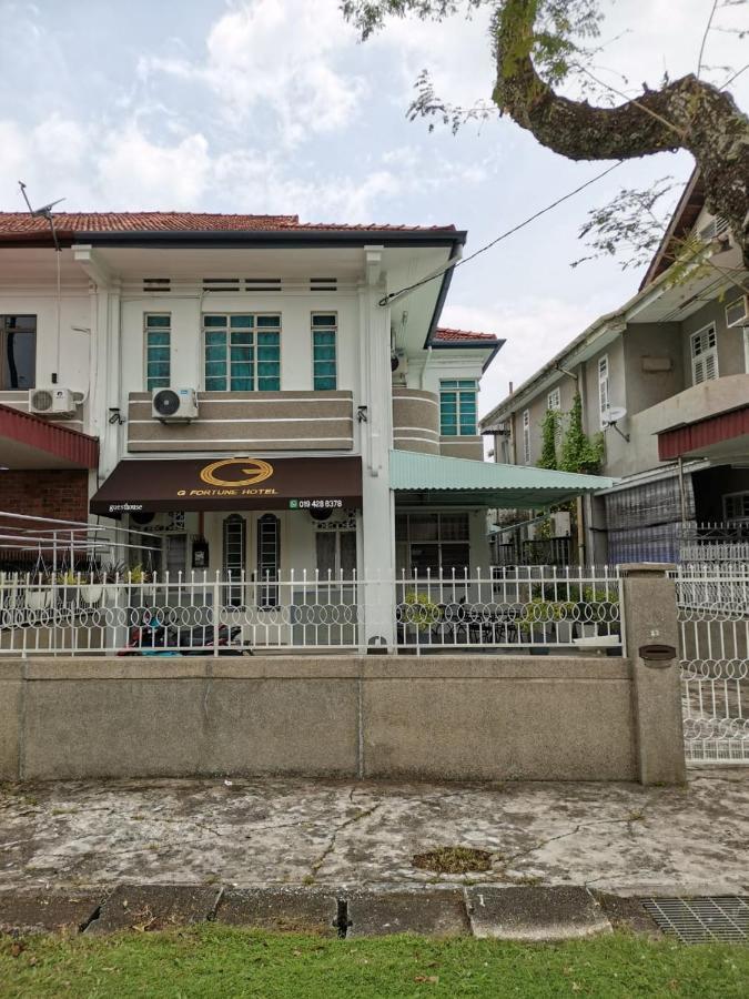 G Fortune Guest House Victoria Green George Town Exteriör bild